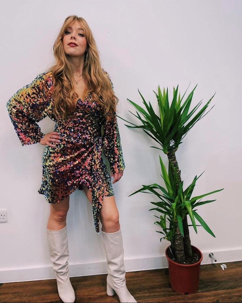 **Spotted** Pop Star Becky Hill styling Isolated Heroes😍